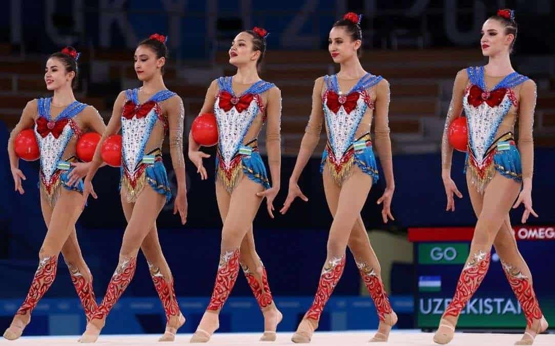 Tim Senam Ritmik Uzbekistan Tampil Sebagai Sailor Moon