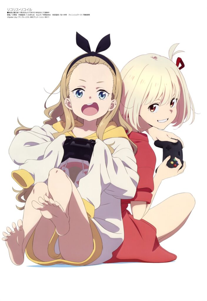 Lycoris Recoil - Nishikigi Chisato and Akira Seifuku.