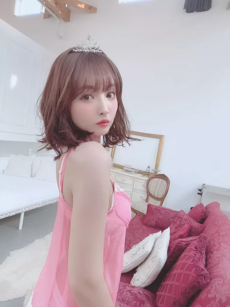 Instgram @yua_mikami