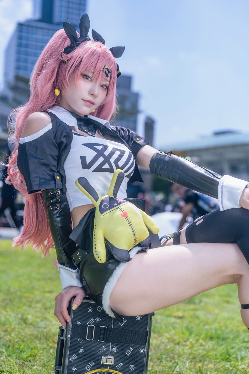 Nico Demara “Zenless Zone Zero” / Ebichiri (X: @EBICHIRI_cos)