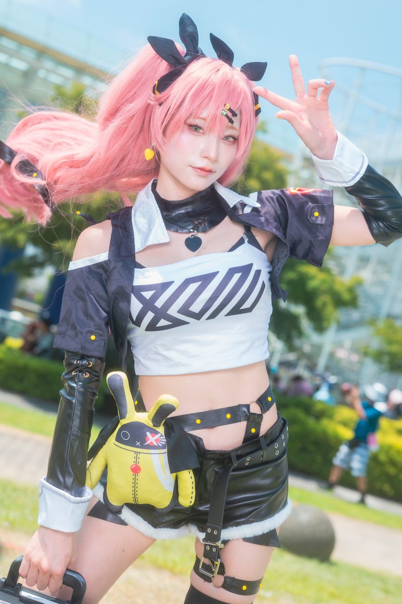 Nico Demara “Zenless Zone Zero” / Ebichiri (X: @EBICHIRI_cos)