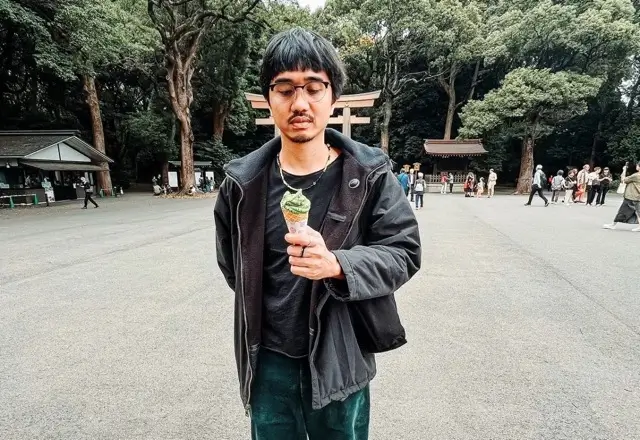 Foto Liburan Duta Sheila On 7 di Jepang Bikin Salah Fokus, Netizen: "Kayak Anak SMA Lagi Study Tour!"