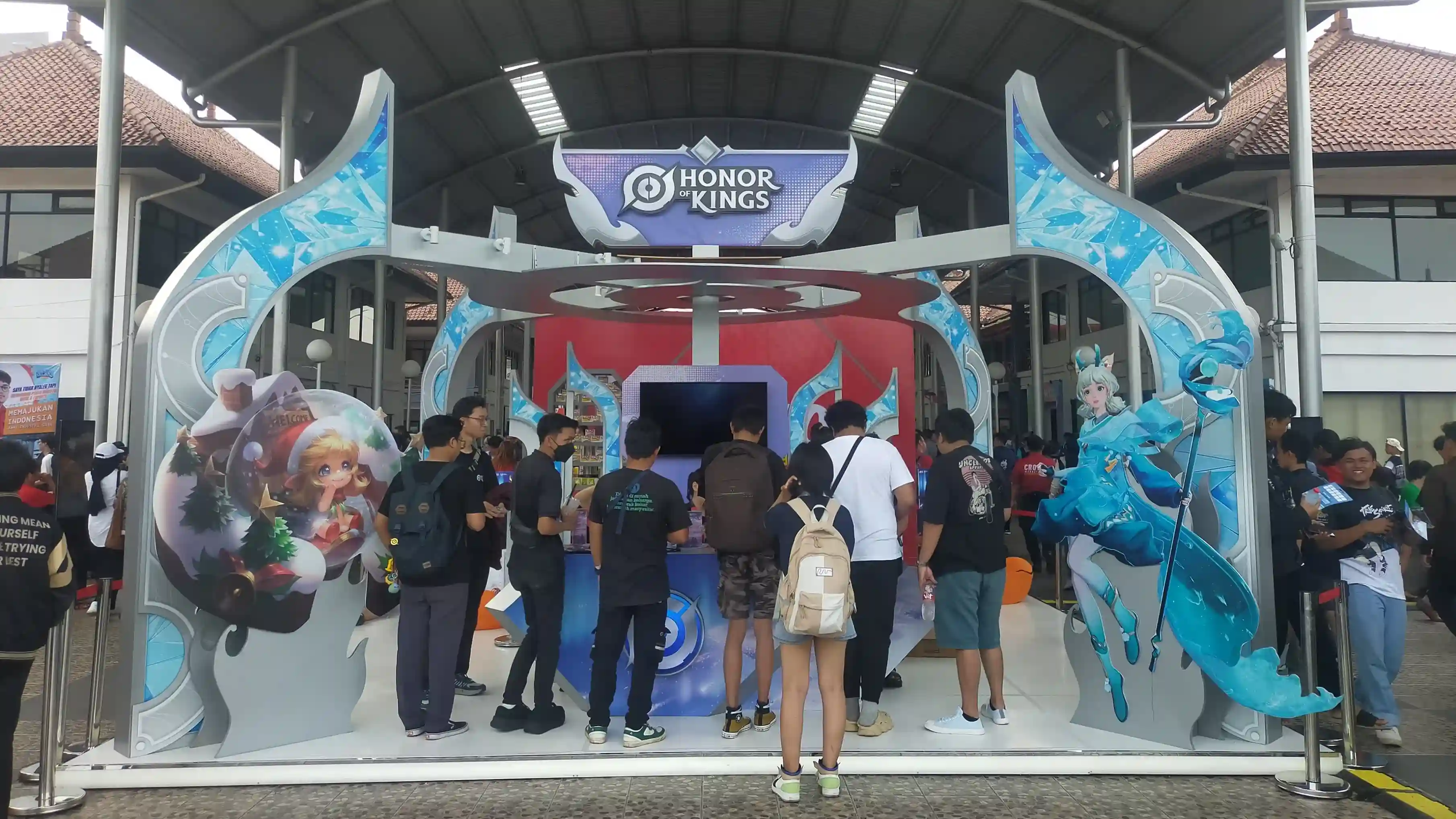 Liputan AniEvo di booth hok