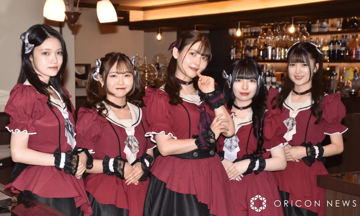 Seiyuu Sumire Uesaka Buka Maid Cafe Bertema Vampir di Tokyo, Namanya Twilight Rouge!